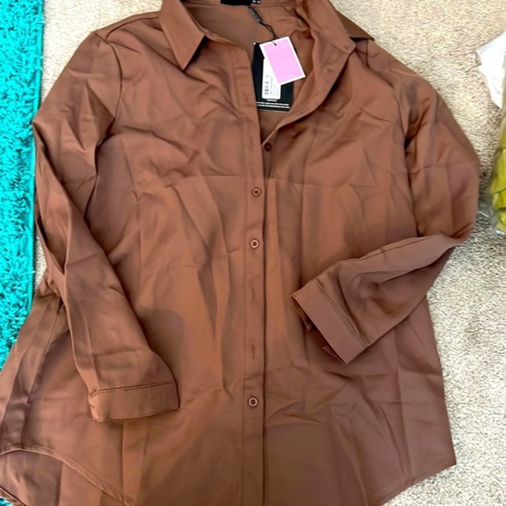 Pretty little thing mocha long sleeve oversize shirt, new size 4 US